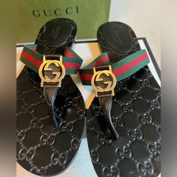 Authentic Gucci slides size 37.5 - Picture 5 of 6